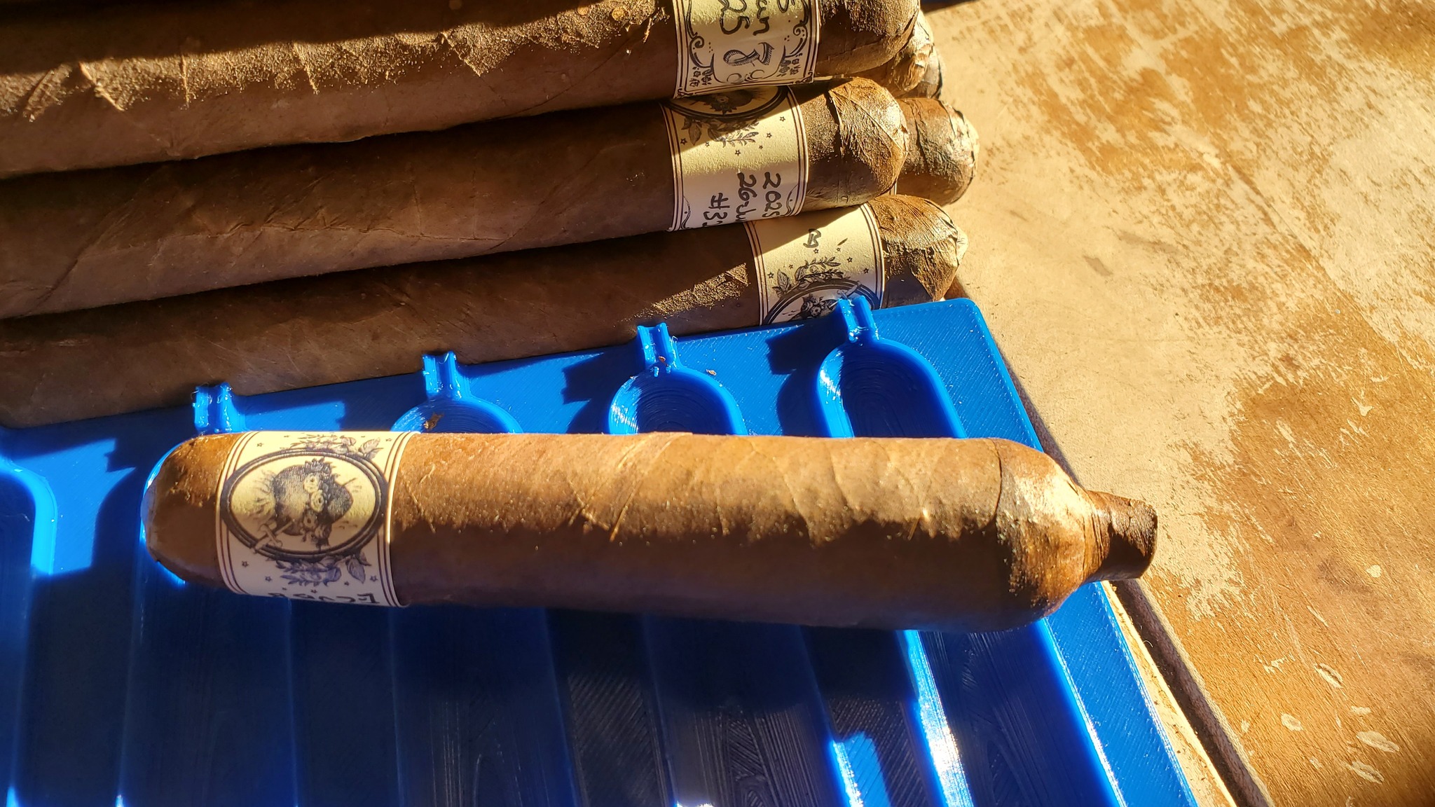Cigar mold